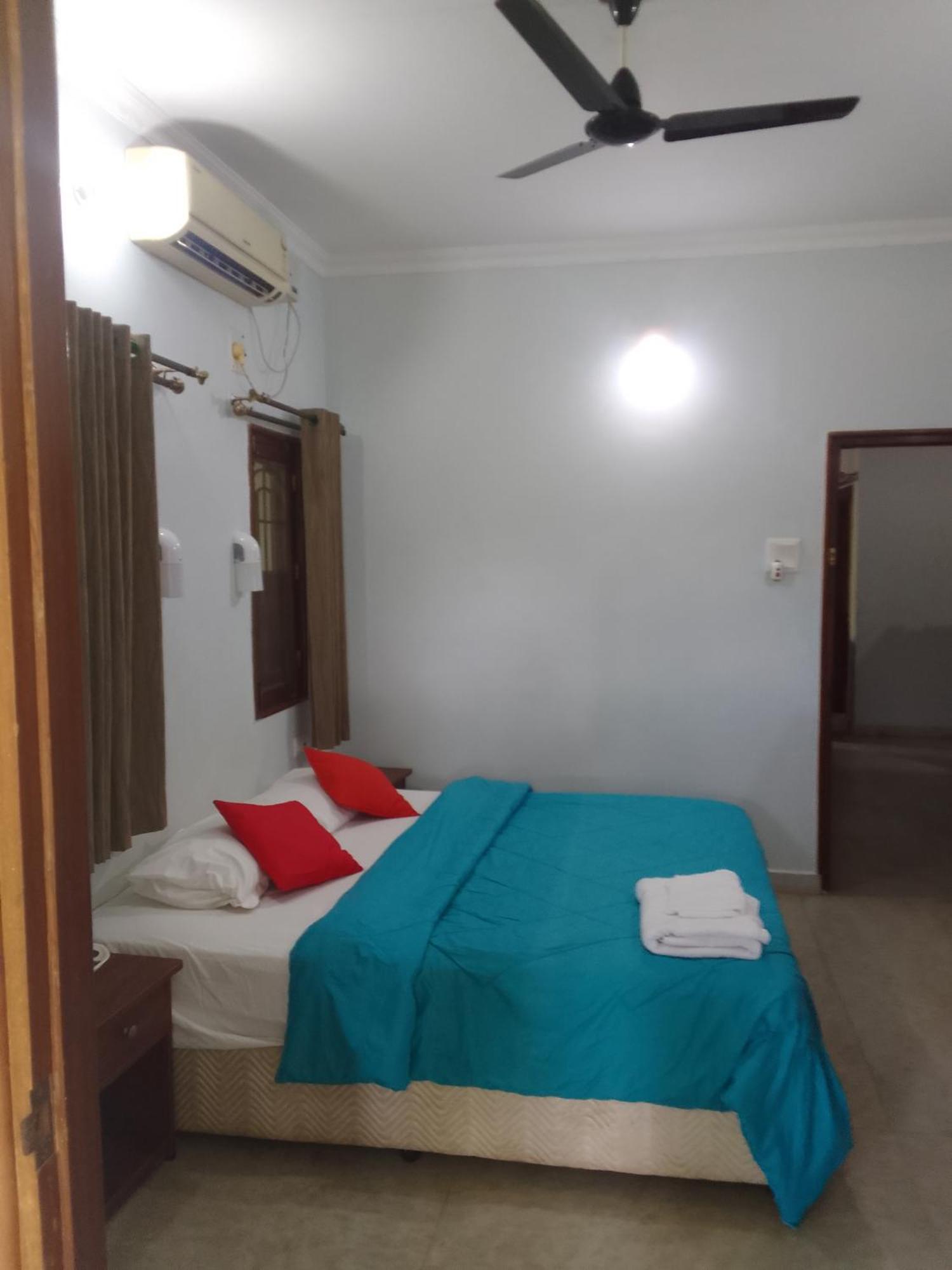 Peaceful Rooms At Pande Residency Patnem Beach Exterior photo
